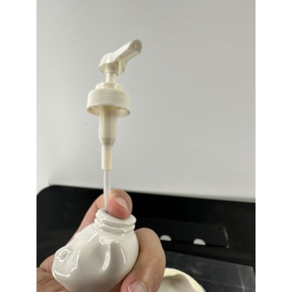 New Vintage 1999 Ceramic White Cat Soap Pump Soap Dispenser w/Base (H-1) - Picture 9 of 10